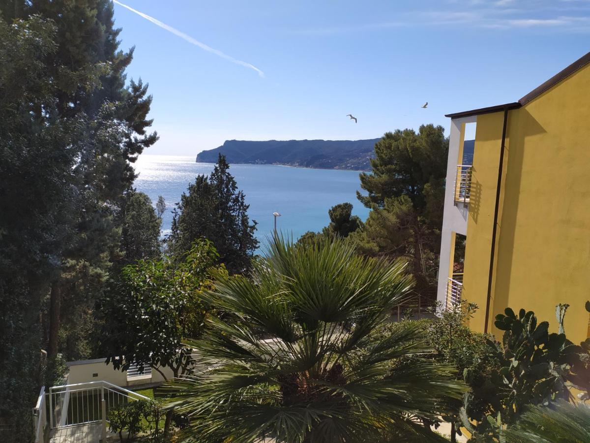 Residenza Ginepri 69 Apartment Bergeggi Exterior photo